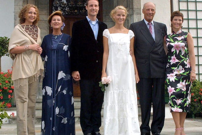 Photocall At A Private Party, Skaugum, Prior To Wedding Of Crown Prince Haakon Of Norway & Mette-Marit. (Photo by POOL - UK Press\UK Press via Getty Images)