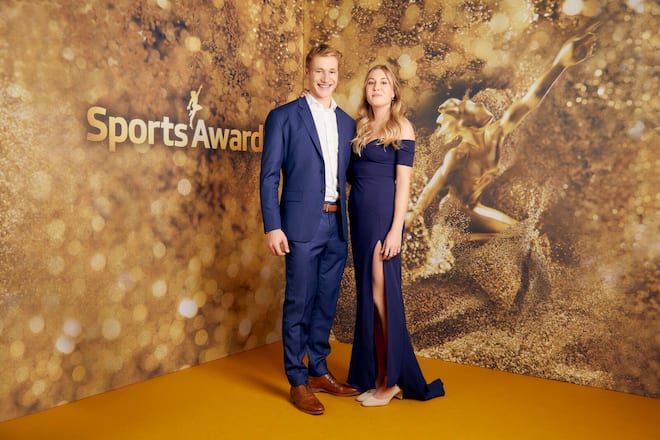 Marco Odermatt, Skifahrer, mit Freundin Stella Parpan an Swiss Sports Awards.